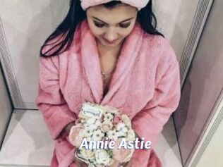Annie_Astie