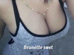 Brunette_swet