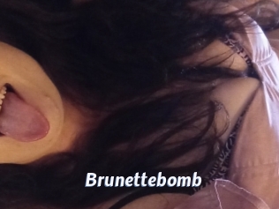 Brunettebomb