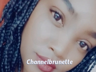 Channelbrunette