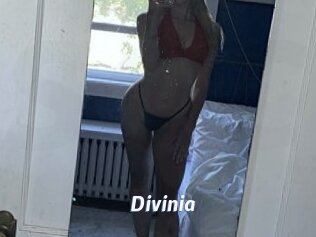 Divinia