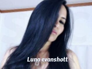 Luna_evanshott