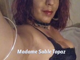 Madame_Sable_Topaz