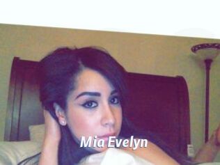 Mia_Evelyn