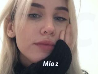 Mia_z