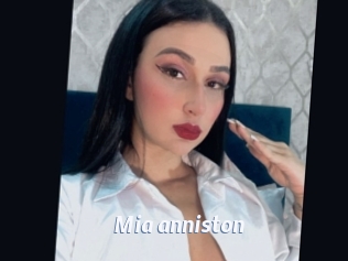 Mia_anniston