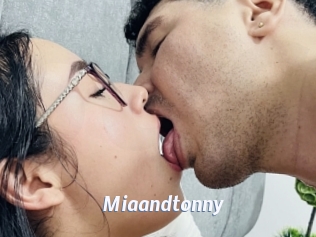 Miaandtonny