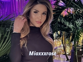 Miaxxxrose