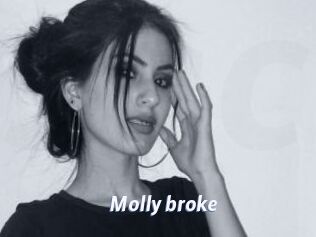 Molly_broke