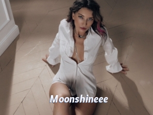 Moonshineee