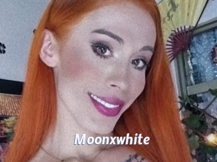 Moonxwhite