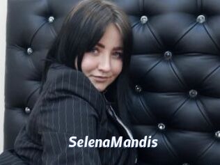 SelenaMandis